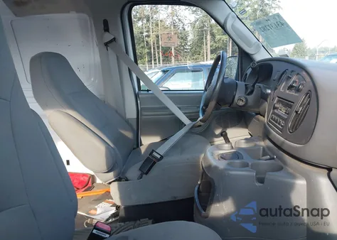 2005 Ford Econoline E150 Van из США, поврежденный, VIN 1FTRE14W35HA20152